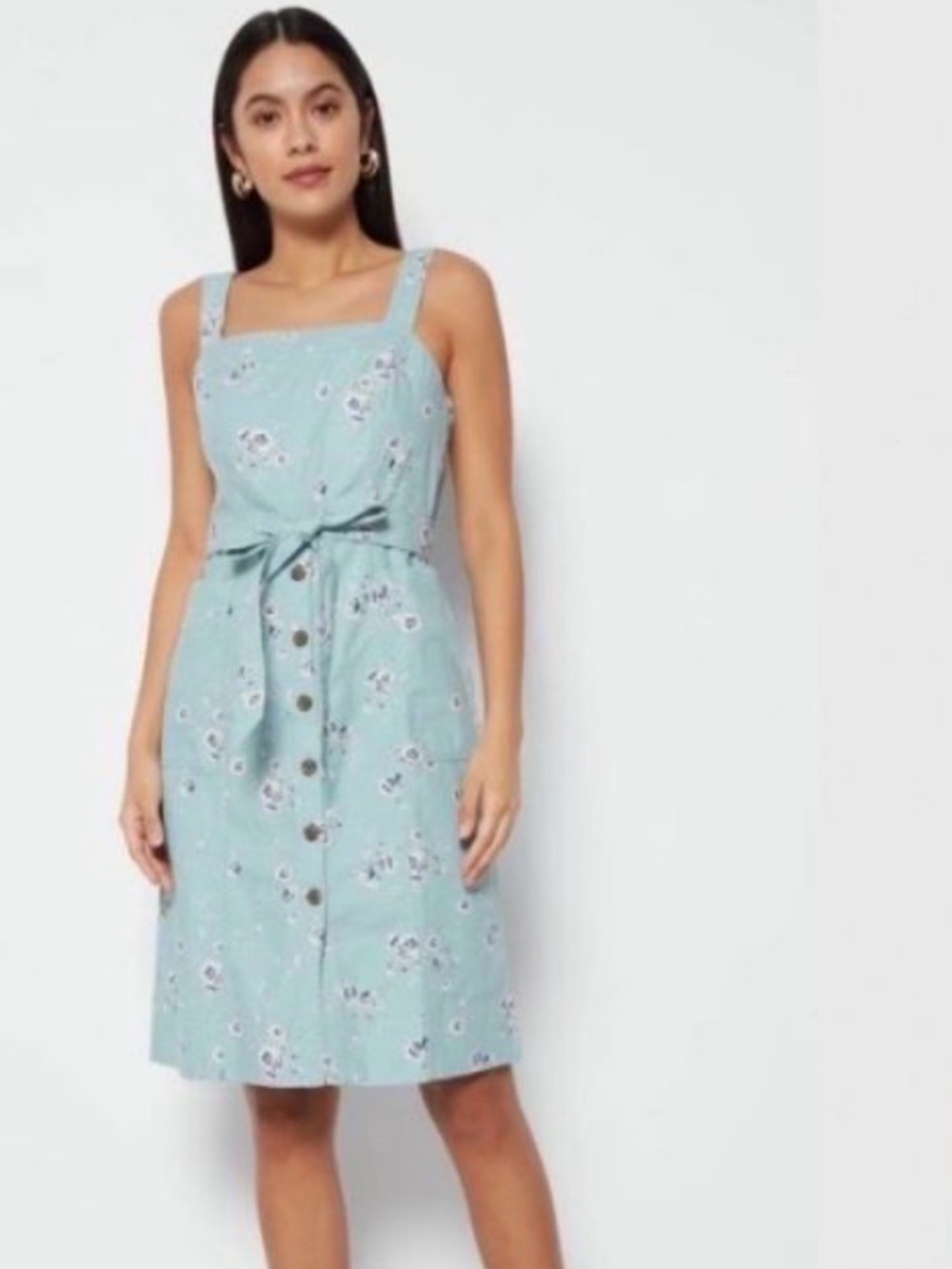 GAP Light Blue Floral Button-Front apron Sundress w/ Tie Waist, elastic back.